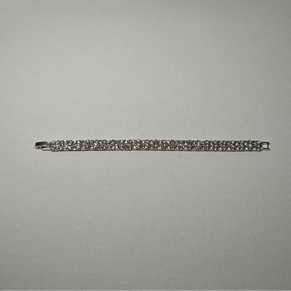 VINTAGE Silver Tone Double Row Tennis Bracelet w/ Clear Rhinestones - Picture 5 of 9